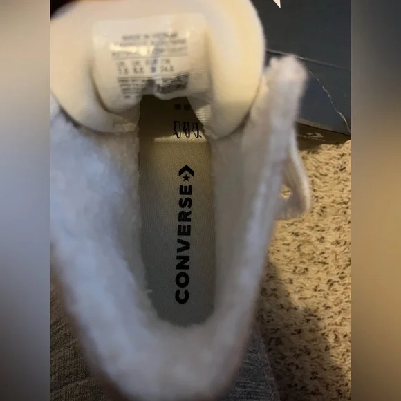 Platform converse. Only worn once. Good condition - Picture 3 of 4